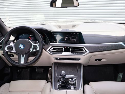 Used 2023 BMW X5 xDrive45e w/ Executive Package AWD/4WD image 22
