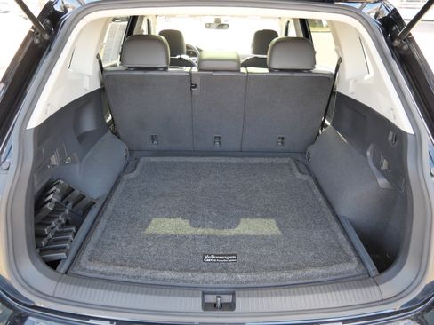 Certified 2022 Volkswagen Tiguan SE image 18