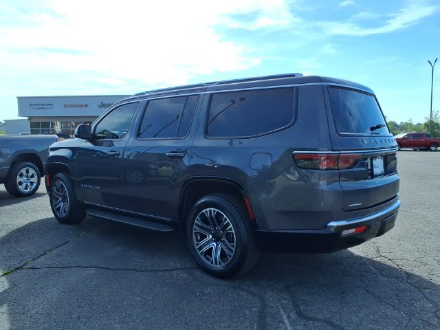 Used 2023 Jeep Wagoneer 4WD w/ Premium Group I image 5