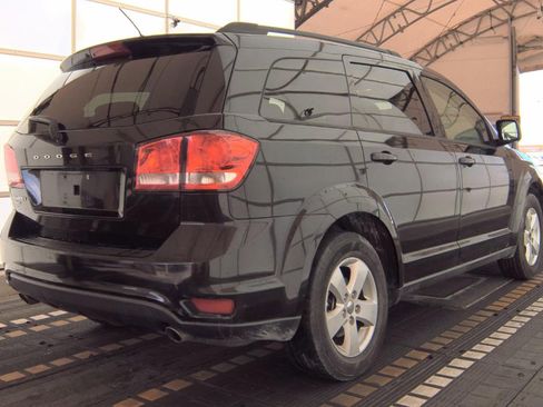 Used 2012 Dodge Journey SXT w/ Flexible Seating Group image 5
