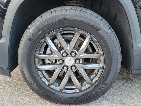 Used 2018 GMC Acadia SLT image 10