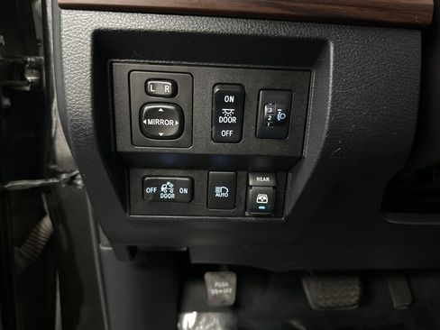 Used 2018 Toyota Tundra Limited w/ Limited Premium Package image 31