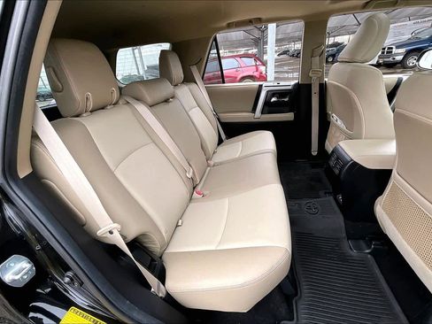 Used 2021 Toyota 4Runner SR5 Premium image 18