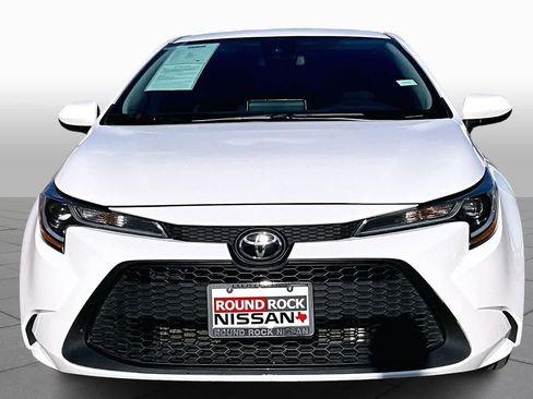 Used 2021 Toyota Corolla LE image 4