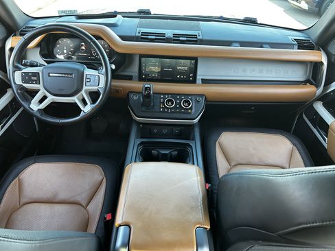 Used 2023 Land Rover Defender 110 X-Dynamic SE image 14
