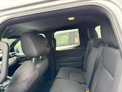 Used 2025 Toyota Tacoma SR5 AWD/4WD image 3