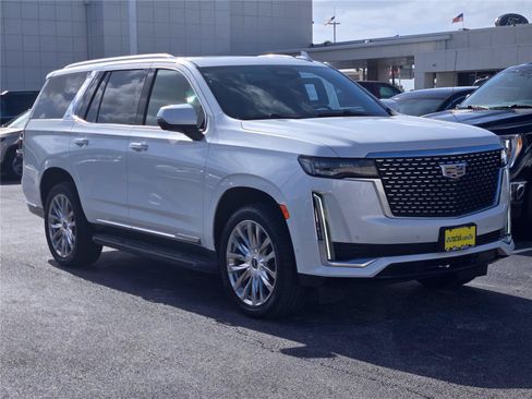 Used 2021 Cadillac Escalade Premium Luxury RWD image 3