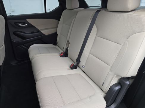 Used 2022 Chevrolet Traverse LS image 14