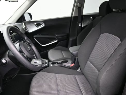 Used 2020 Kia Soul LX image 22