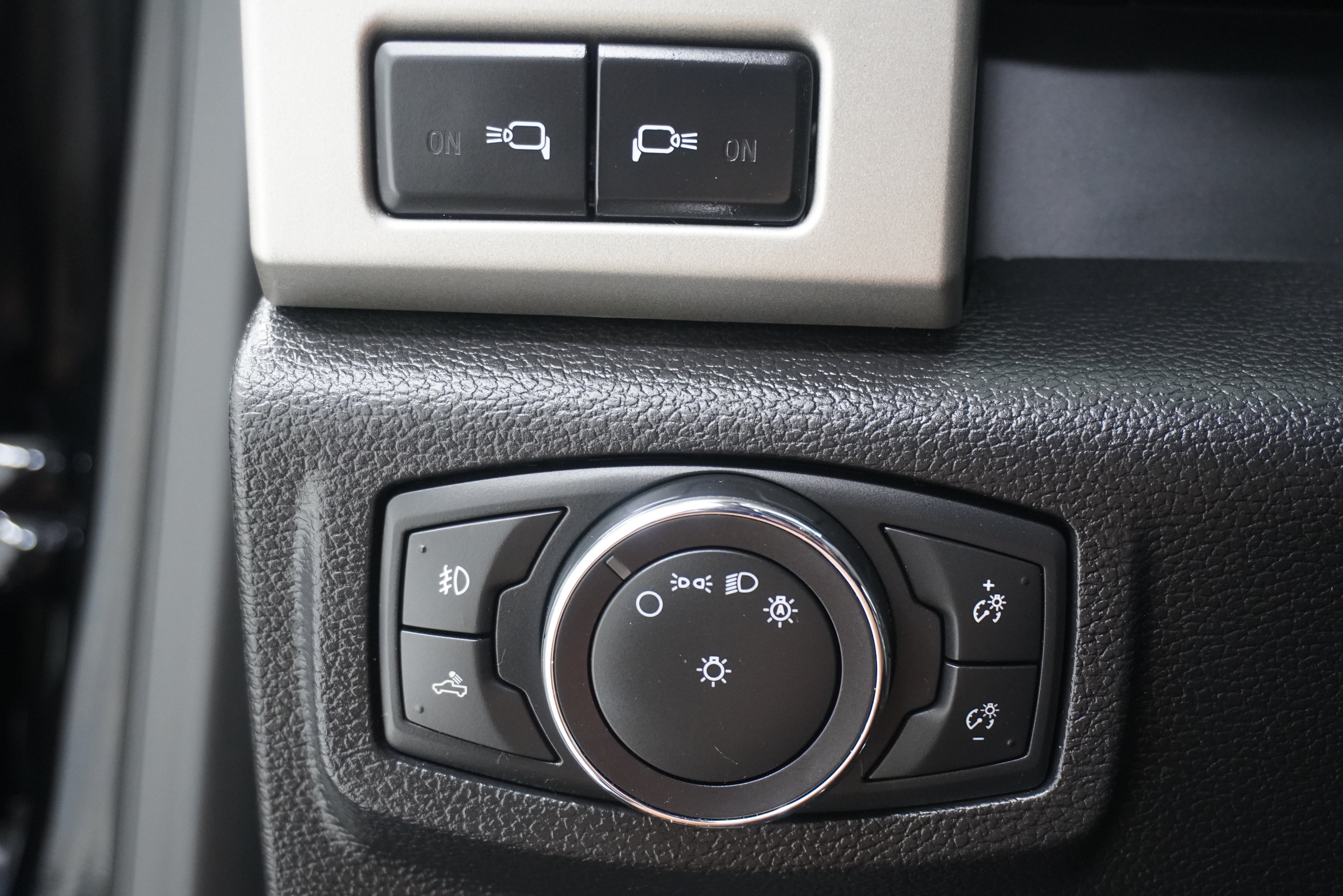 Used 2019 Ford F250 Lariat w/ Lariat Ultimate Package AWD/4WD image 26
