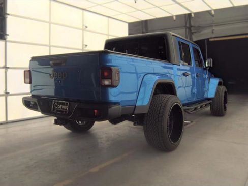 Used 2022 Jeep Gladiator Sport AWD/4WD image 9