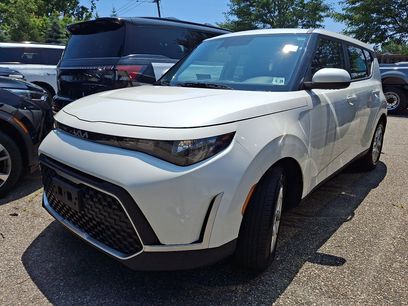 Used 2024 Kia Soul LX w/ Option Group 015