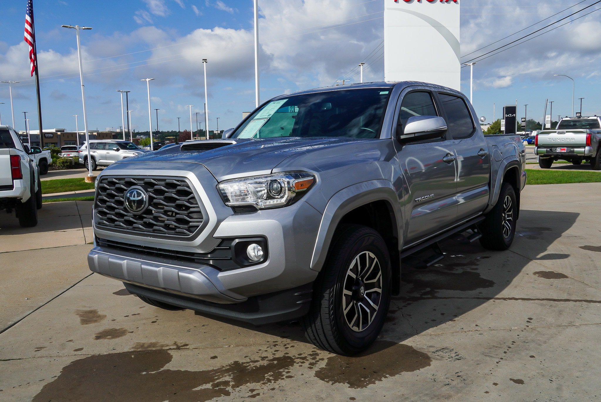Certified 2021 Toyota Tacoma TRD Sport w/ Technology Package AWD/4WD image 4