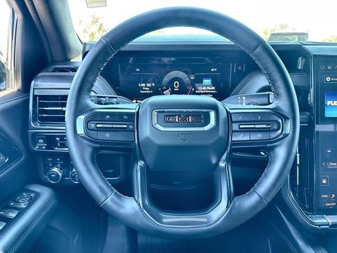 Used 2025 GMC Yukon AT4 w/ AT4 Premium Package AWD/4WD image 14