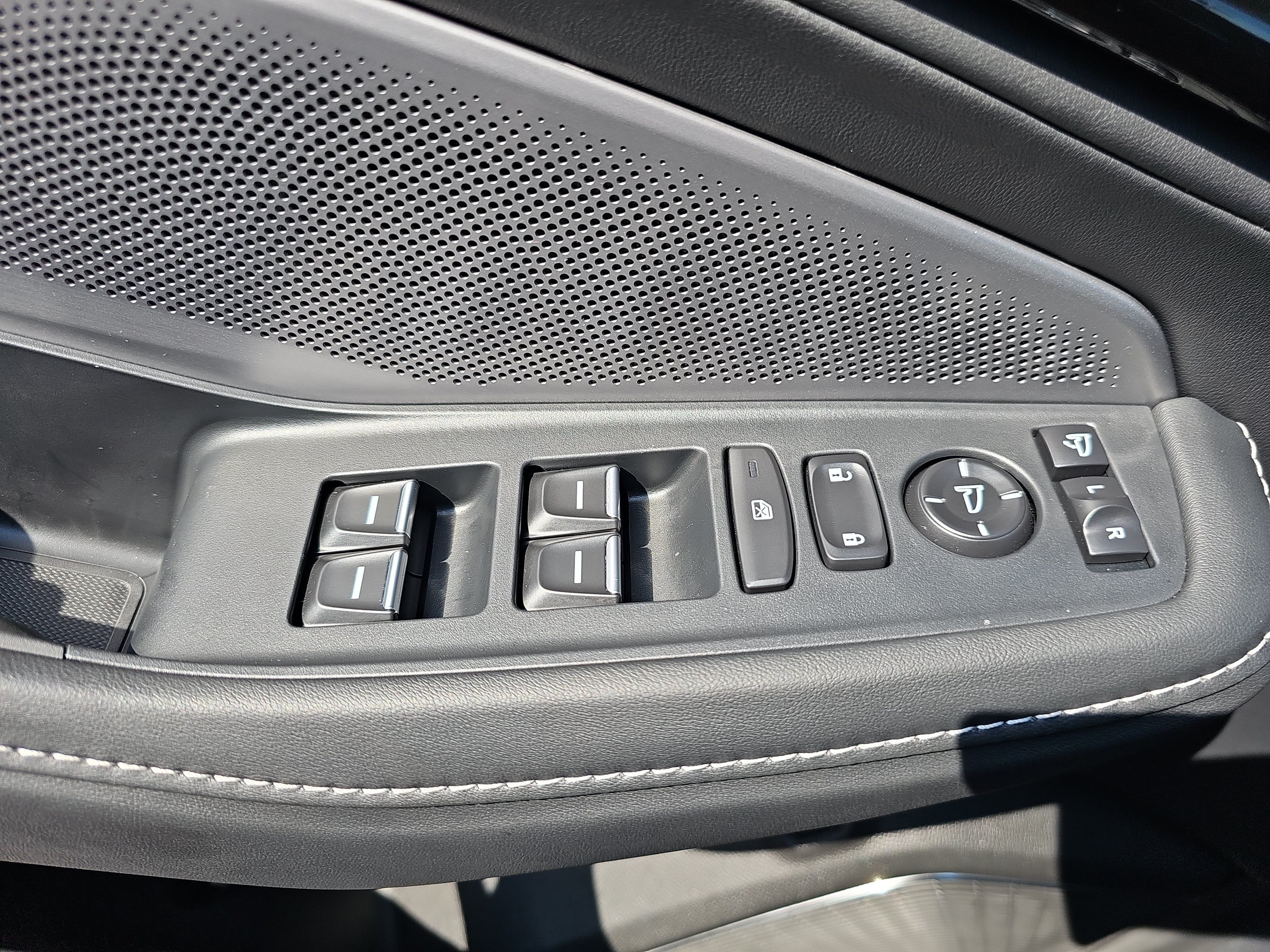 Certified 2026 Acura MDX w/ Technology Package FWD image 28