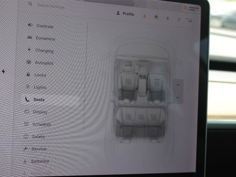 Used 2018 Tesla Model 3 Long Range RWD image 16