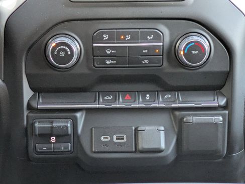 Used 2022 Chevrolet Silverado 2500 Custom w/ Custom Value Package image 30