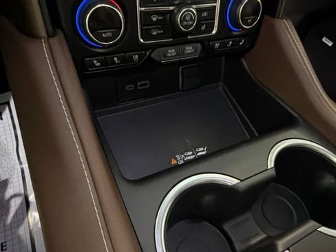 Used 2024 Chevrolet Tahoe High Country w/ Advanced Technology Package AWD/4WD image 36