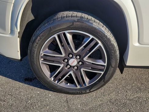 Used 2018 GMC Acadia Denali w/ Technology Package image 5