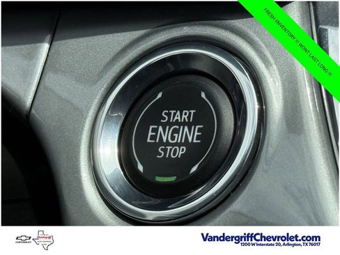 Used 2025 Chevrolet Trax LT w/ LT Convenience Package FWD image 18
