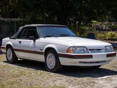 Used 1989 Ford Mustang LX RWD image 2