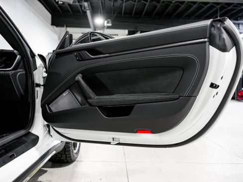 Used 2024 Porsche 911 Dakar image 31