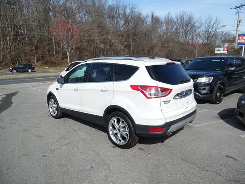 Used 2016 Ford Escape Titanium image 3