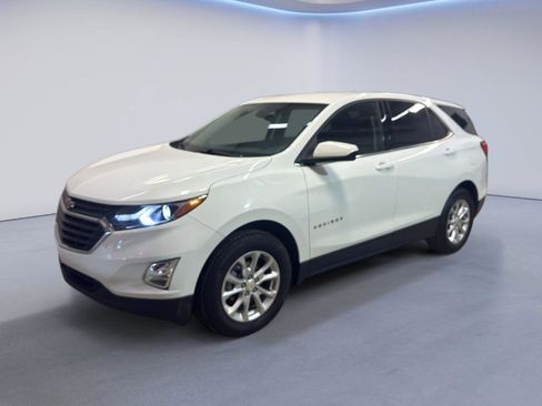 Used 2020 Chevrolet Equinox LT w/ Driver Convenience Package image 3