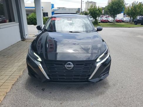 Used 2025 Nissan Altima 2.5 SV FWD image 12