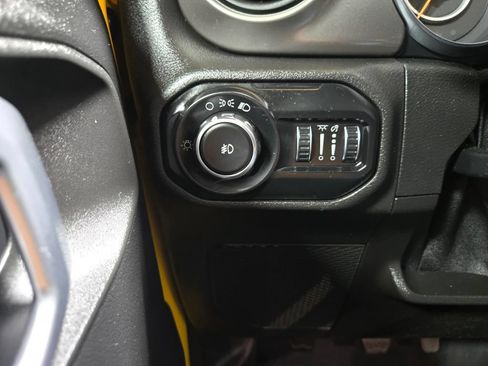 Used 2019 Jeep Wrangler Sport AWD/4WD image 13