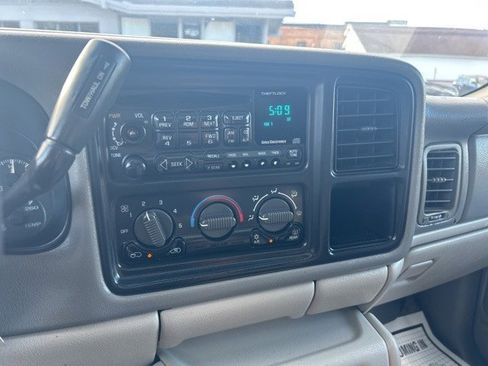 Used 2000 Chevrolet Suburban LS w/ LS Preferred Equipment Group image 21