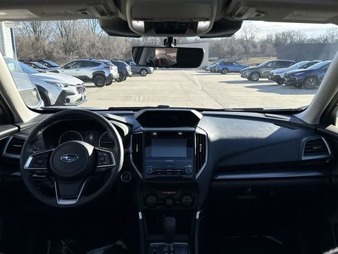 Used 2024 Subaru Forester Premium image 14