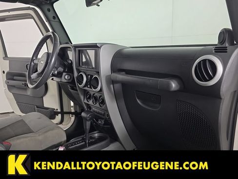 Used 2010 Jeep Wrangler Unlimited Sahara w/ Dual Top Group AWD/4WD image 26