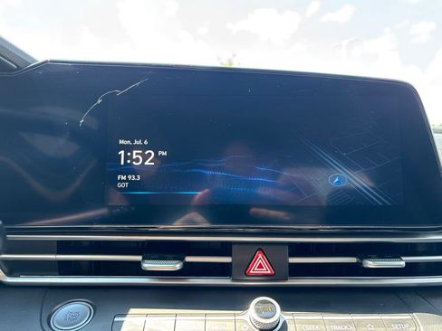 Used 2024 Hyundai Elantra Limited FWD image 68