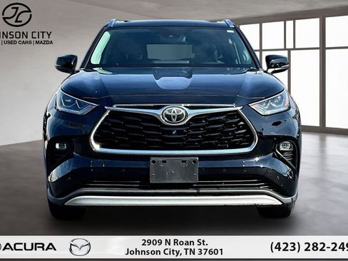 Used 2021 Toyota Highlander Platinum image 3