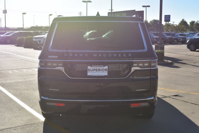 Used 2023 Jeep Grand Wagoneer Series II AWD/4WD image 6