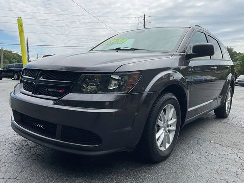 Used 2018 Dodge Journey SE w/ Popular Equipment Group FWD image 3