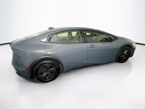 Used 2024 Toyota Prius LE FWD image 10
