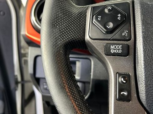 Used 2016 Toyota Tacoma TRD Off-Road w/ Premium & Technology Package AWD/4WD image 20