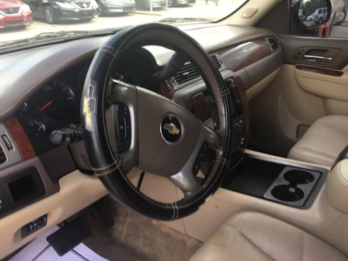 Used 2013 Chevrolet Tahoe LT w/ Luxury Package RWD image 14