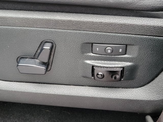 Used 2018 RAM 1500 Laramie AWD/4WD image 10