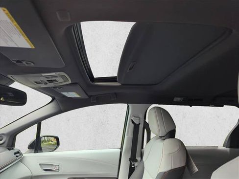 Used 2024 Toyota Sienna XSE w/ XSE Plus Package FWD image 20