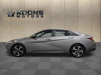Used 2023 Hyundai Elantra SEL w/ Convenience Package FWD video 4