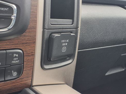 Used 2018 RAM 2500 Laramie w/ Convenience Group image 15