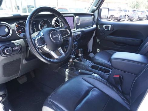 Used 2021 Jeep Wrangler Unlimited Sahara AWD/4WD image 15