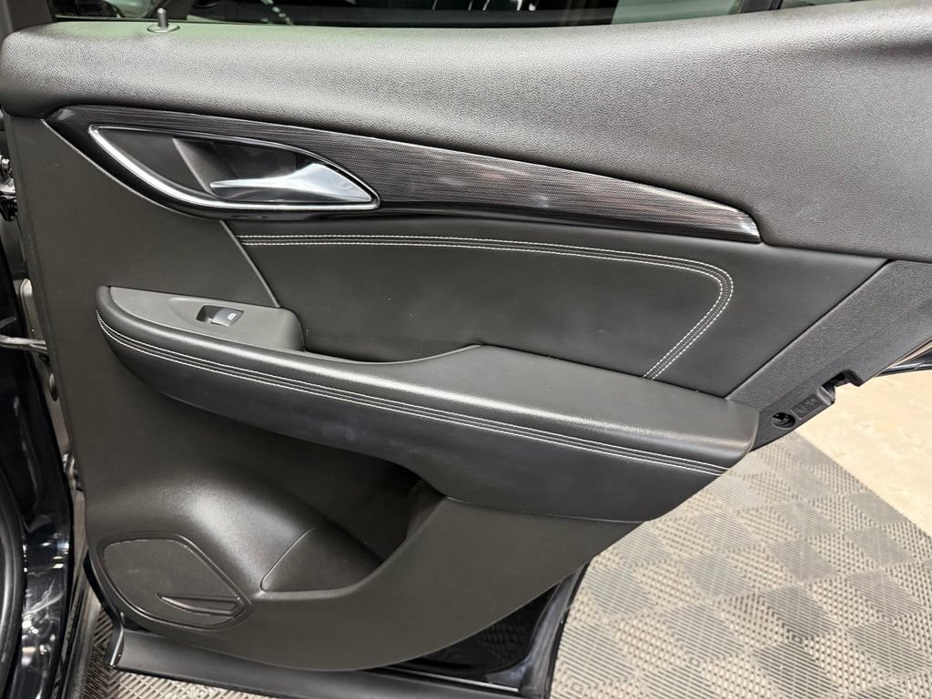 Used 2023 Buick Envision Essence w/ Sport Touring Package FWD image 47