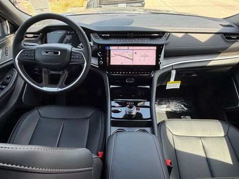 New 2026 Jeep Grand Cherokee Limited AWD/4WD image 36