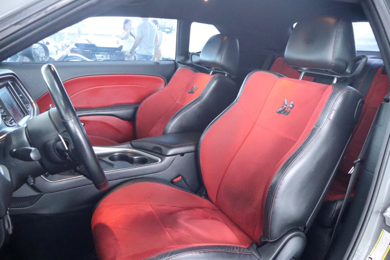 Used 2018 Dodge Challenger R/T Scat Pack w/ Dynamics Package RWD image 19