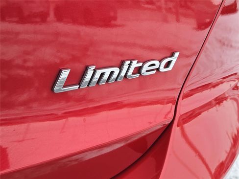 Used 2017 Hyundai Elantra Limited image 31