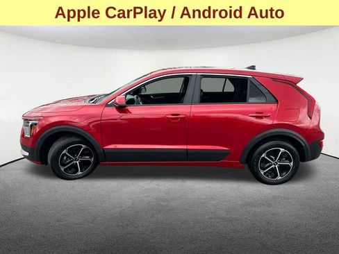 Used 2025 Kia Niro LX FWD image 6
